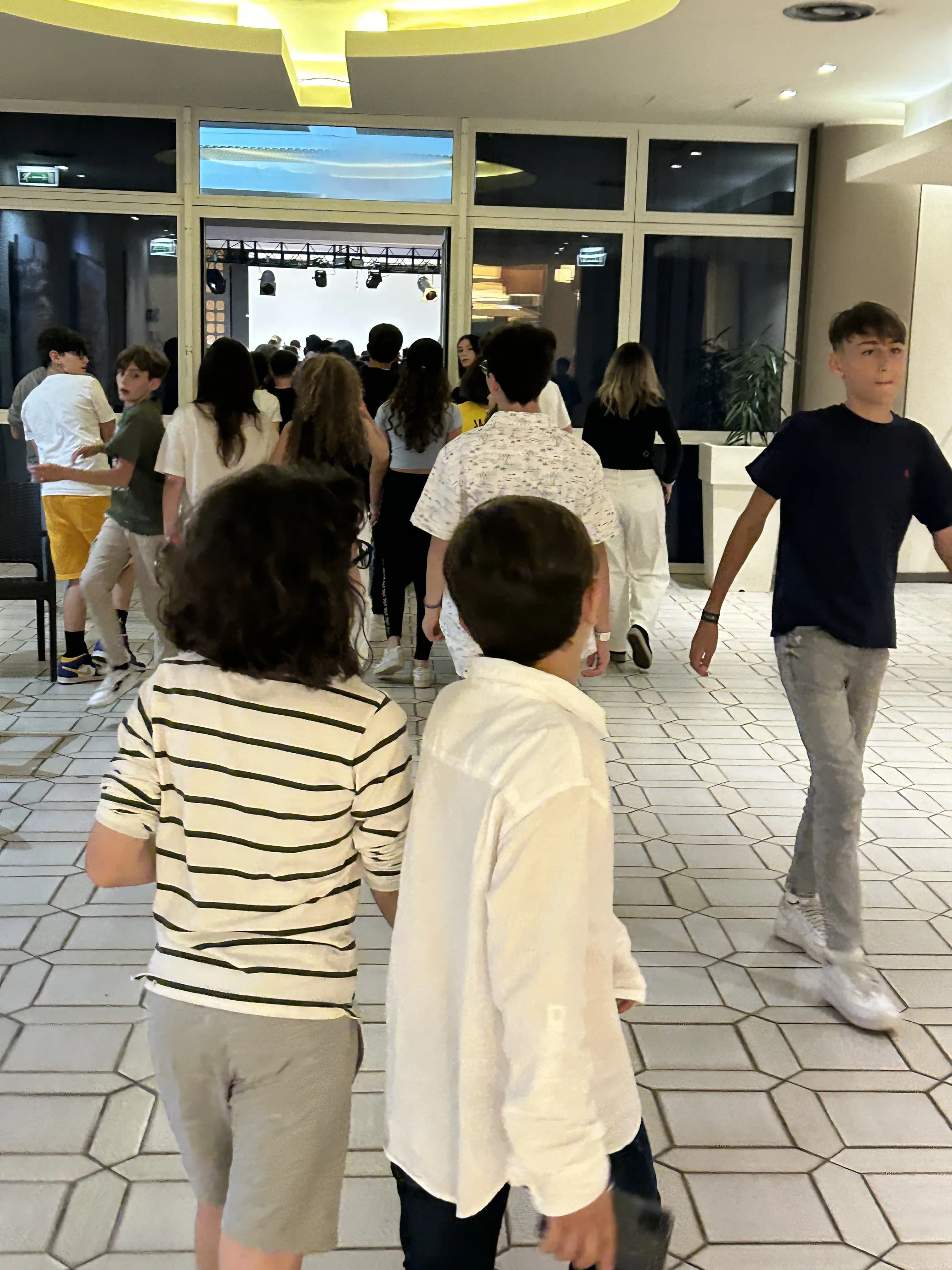Brand Identity e AI: Un'Esperienza Creativa con gli Studenti del Liceo Don Bosco Ranchibile gallery 10