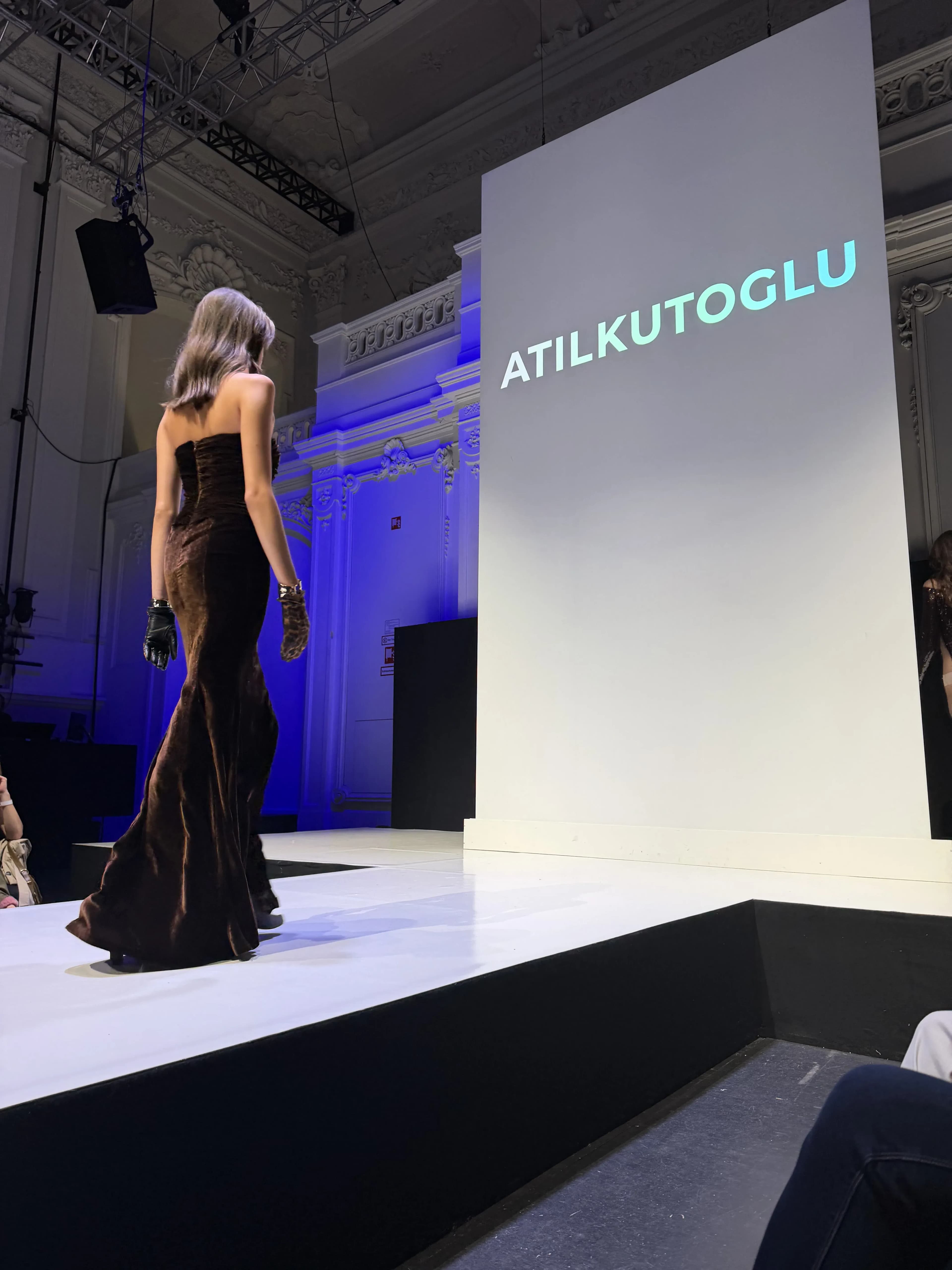 Da Palermo a Vienna:  nuove relazioni nel fashion gallery 16