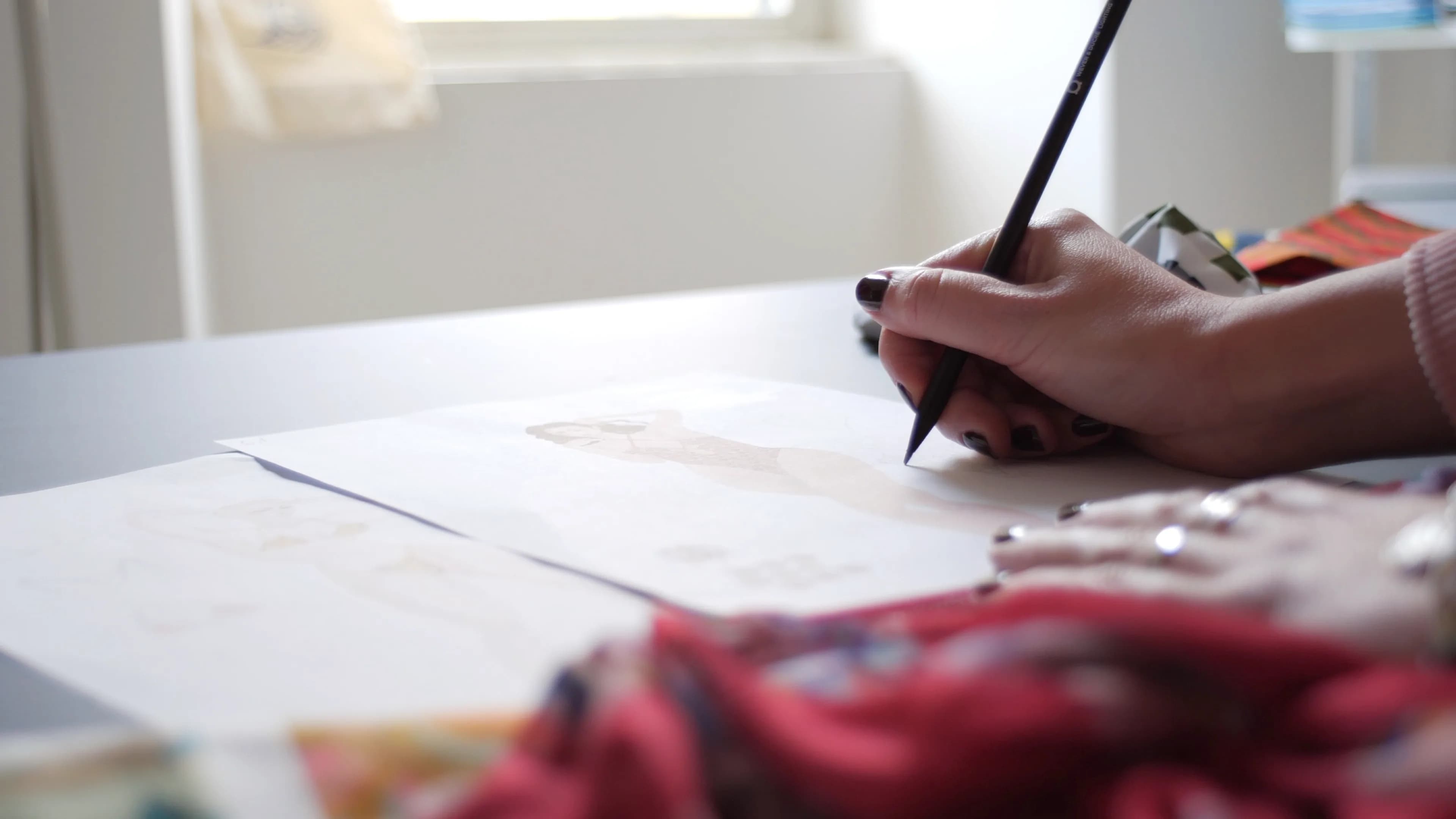Onde di creatività: Kostumari e il suo eterno estivo gallery 2