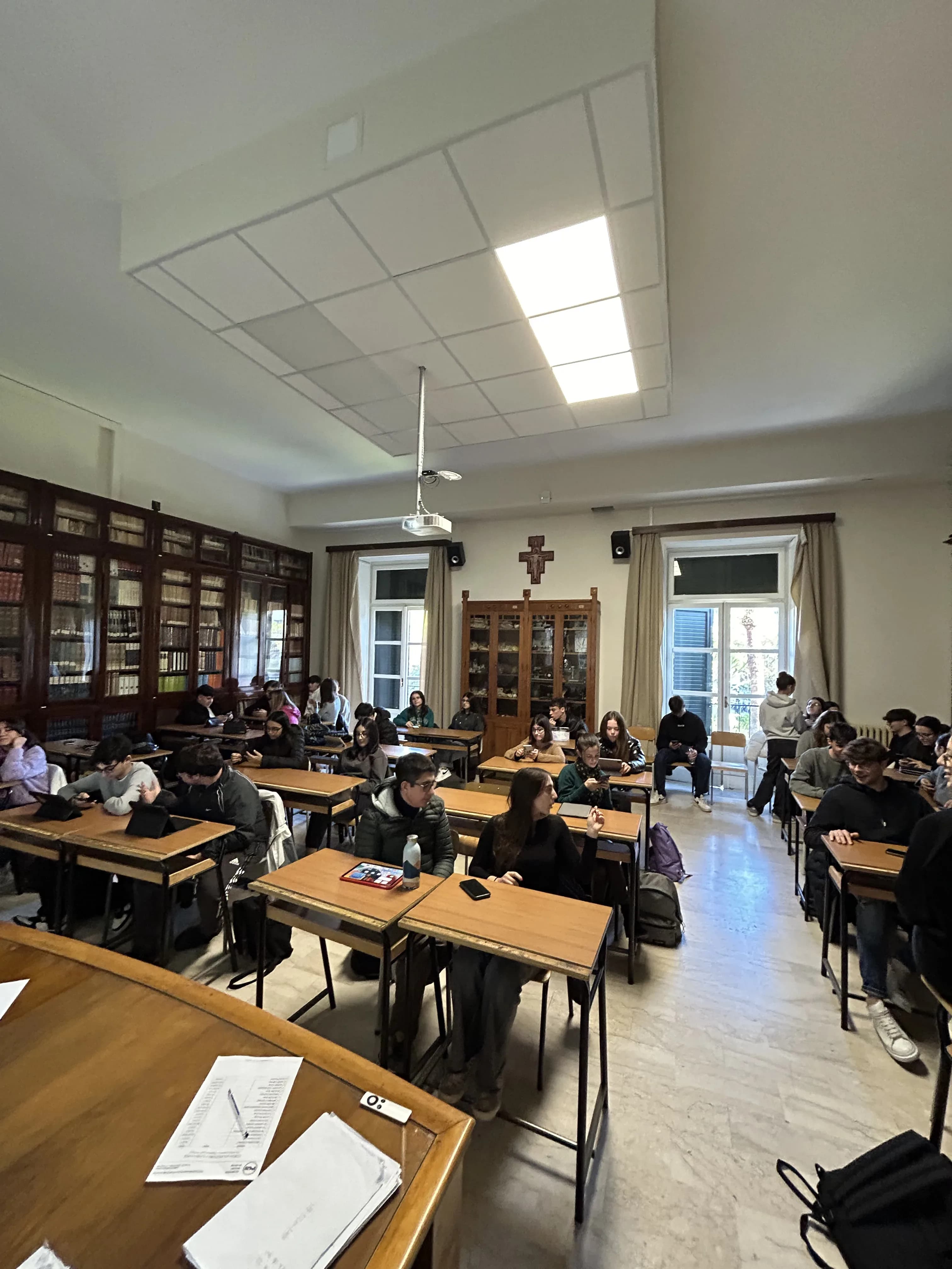 Brand Identity e AI: Un'Esperienza Creativa con gli Studenti del Liceo Don Bosco Ranchibile